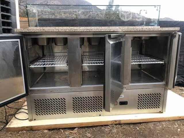 MESÓN REFRIGERADO -CALVAC 7 Depósitos. IMPECABLE