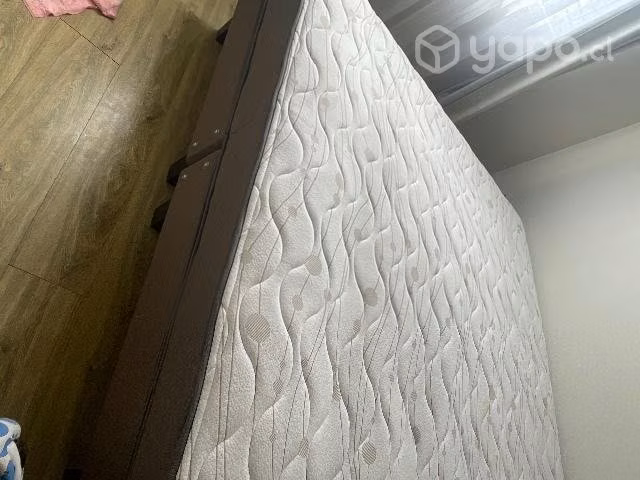 Cama King Rosen pocos meses de uso
