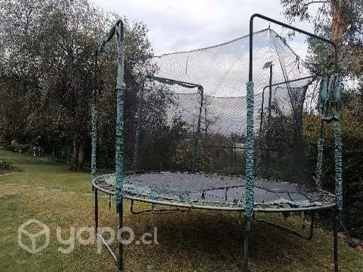 Cama elástica usada