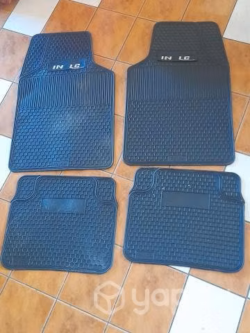 Juego de gomas de piso 4 piezas impecable
