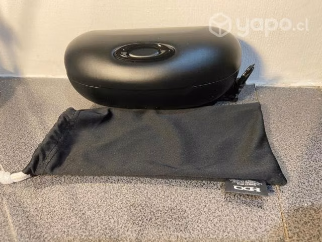 Estuche oakley tapa dura