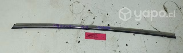 Moldura Superior Cromada Trasera Derecha (HCR061)