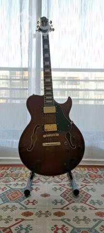 Greg Bennett Royale RL4