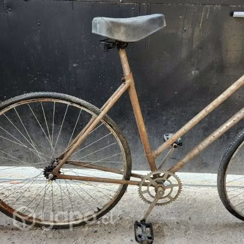 Bicicleta antigua de los 80 aro 28 unión revocado