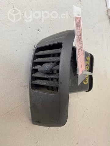 Rejilla ventilacion derecha tablero (GW026) Great