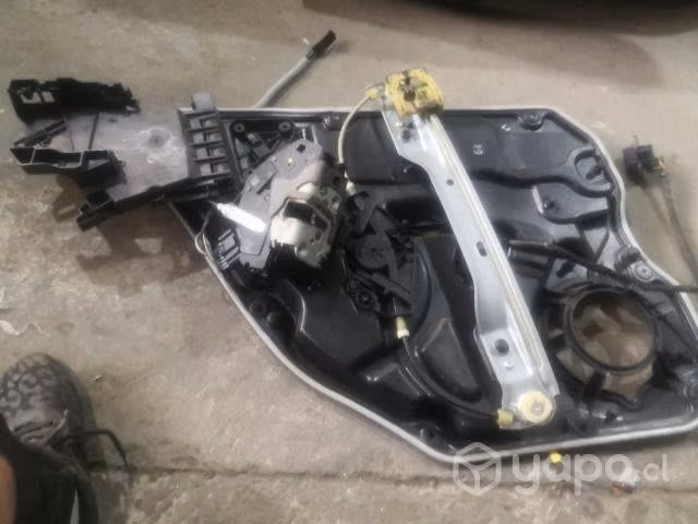 Chapa puerta trasera derecha Volvo S60 D2 14/19