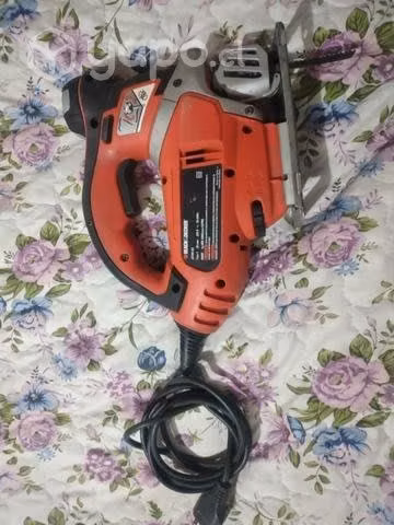 Sierra caladora BLACK Y DECKER 360°