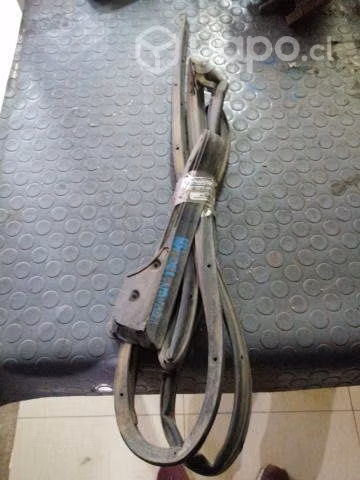 Goma puerta delantera derecha Nissan Navara 2015