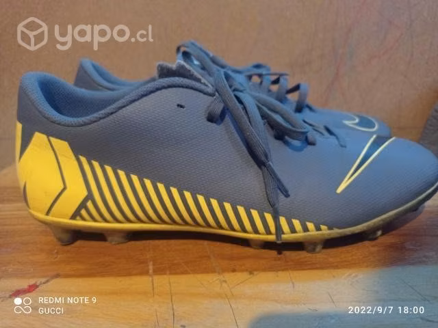 Zapatillas de futbol semiprofesionales