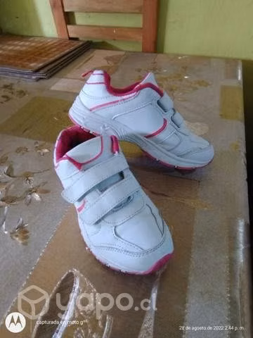 Zapatillas 32 excelente estado - Imagen 6
