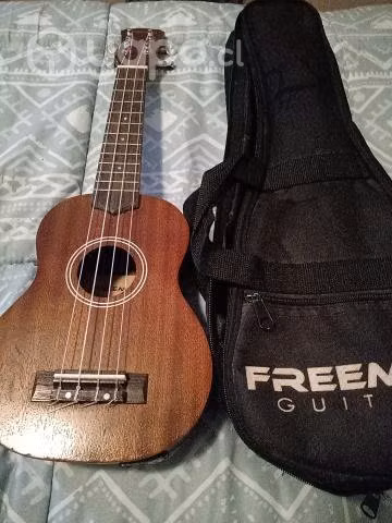 Ukelele electroacústico Freeman - Imagen 2