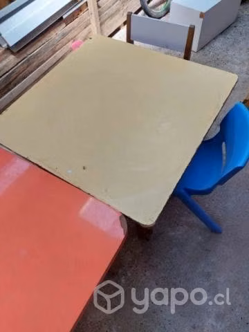 2 mesitas y 4 silleta de niños - Imagen 2