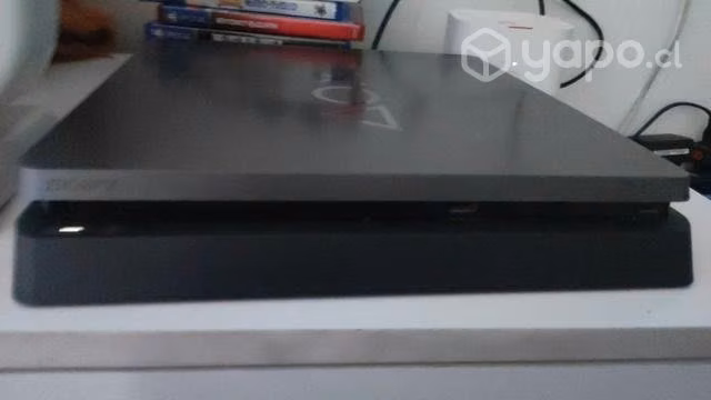 Play 4 1tb con sus controles