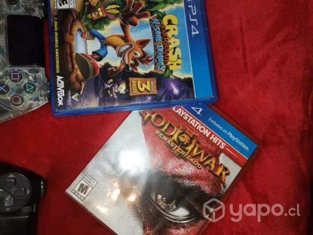 Play st 4 de 1TB con sus 2 controles y juego.
