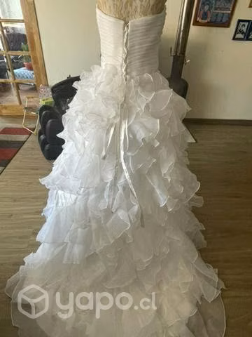 vestido de novia con accesorios