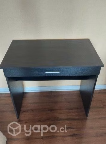 Escritorio negro