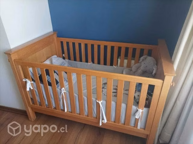Cuna y cómoda de madera para niño/niña