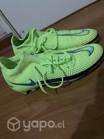 Zapatos de fútbol y Futbolito Nike