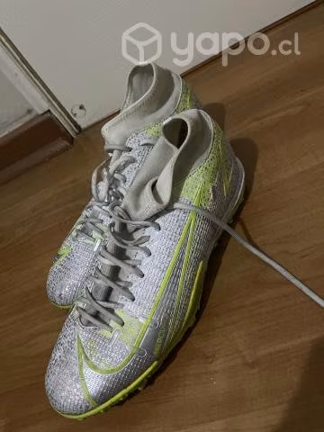 Zapatos de fútbol y Futbolito Nike
