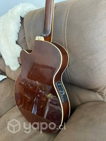 Guitarra Ibanez cuerdas de nilon implacable