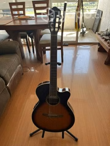 Guitarra Ibanez cuerdas de nilon implacable