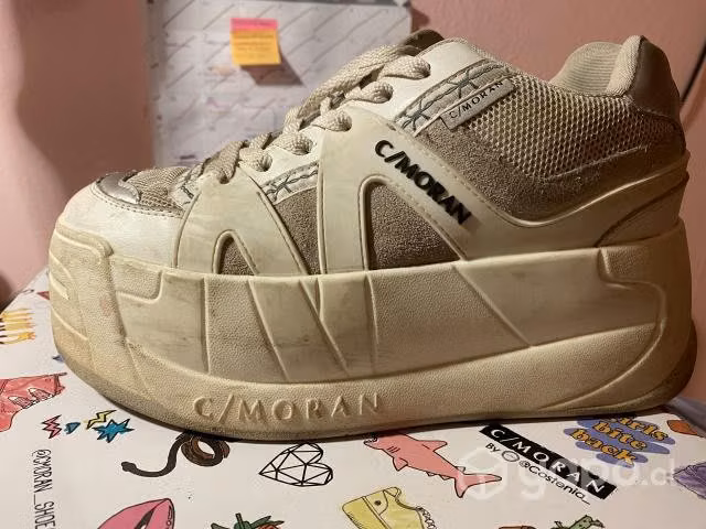 Zapatos/zapatillas cmoran usados
