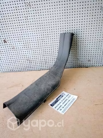 Cubre zocalo trasero derecho Suzuki Grand Nomade