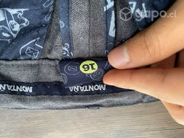 Pantalón gris colegio montaña talla 16