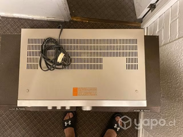 Amplificador Sony de 35 wats tape phono tuner