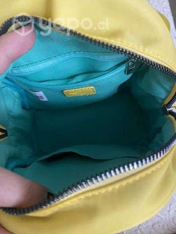 Mochila pequeña amarilla - Imagen 2