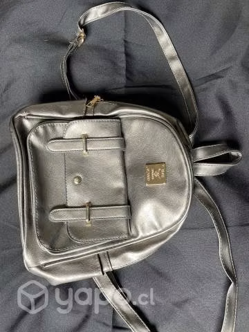Mochila plateada