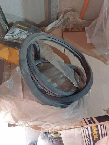 Goma puerta delantera derecha hyundai santa fe