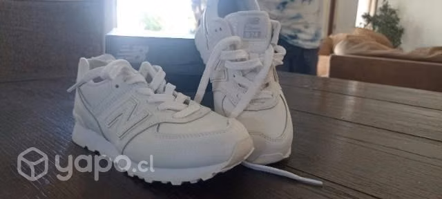 Zapatillas blanca new balance, no son nuevas porqu