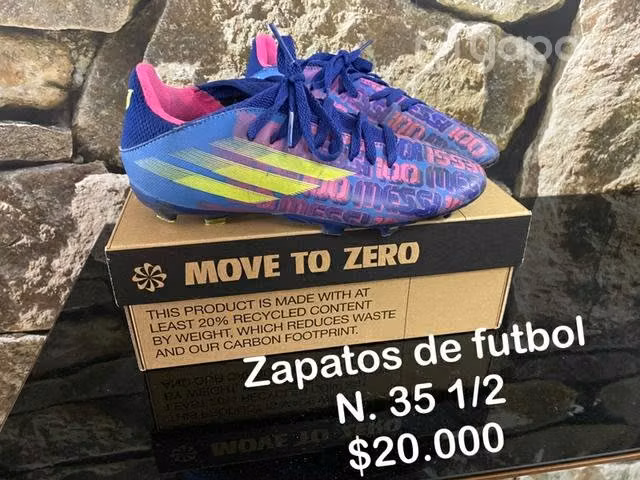 Zapatos de fútbol y baby fútbol