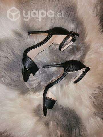 Tacones negros - Imagen 3