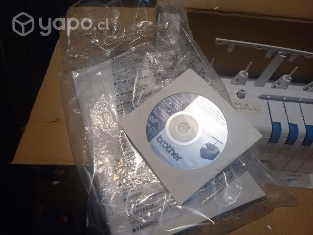 Máquina de coser overlok sin uso