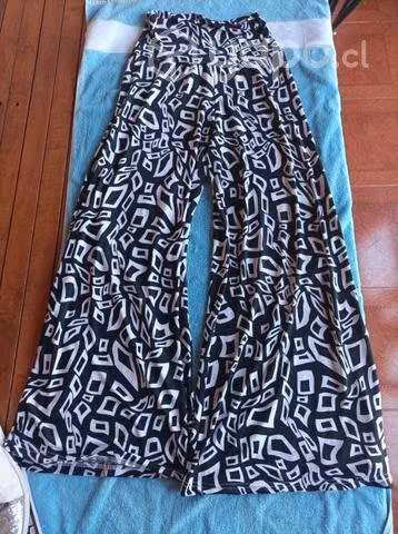 Lote de ropa más zapatos