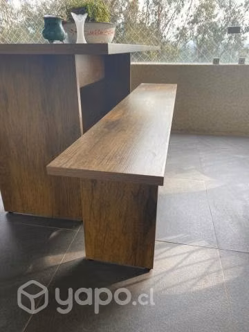 Comedor mas 2 banquetas