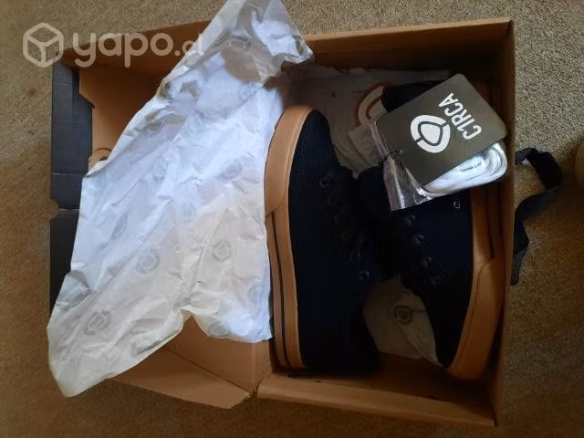 Zapatillas circa nuevas