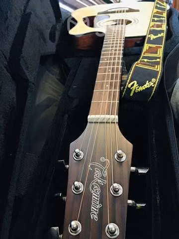 Guitarra electroacústica TAKAMIME + CASE