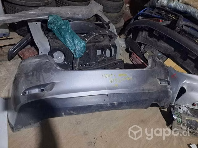 Mazda 2 2018 sedan parachoque trasero