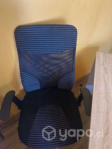 escrito y silla - Imagen 3