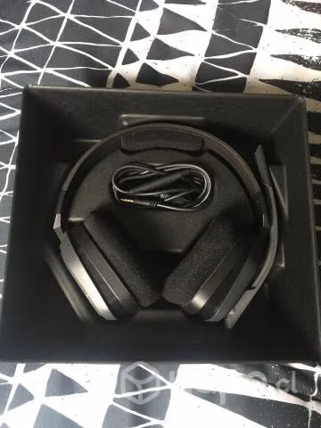 Audífonos gamer Logitech Astro a10