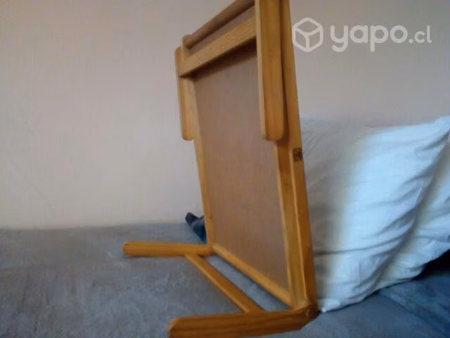 Mesa oara desayuno en la cama