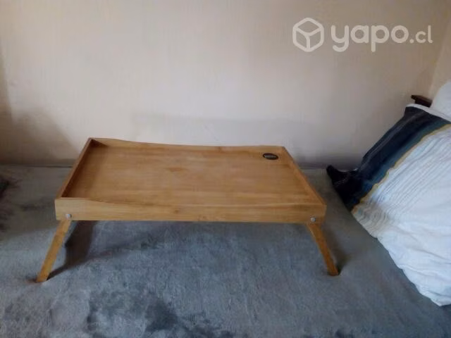 Mesa oara desayuno en la cama