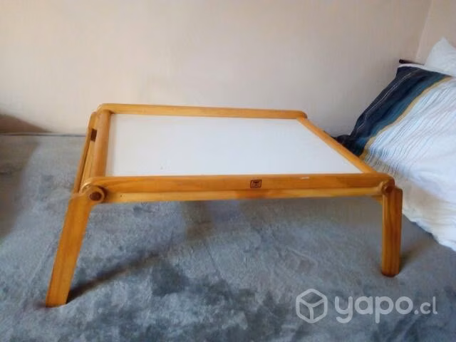Mesa oara desayuno en la cama