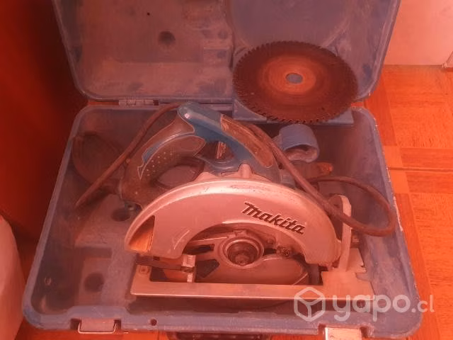 Sierra circular makita 1800w