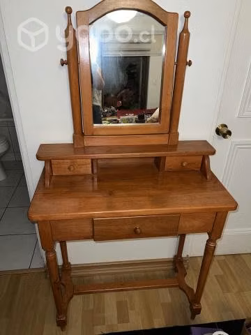 Precioso tocador de madera Raulí