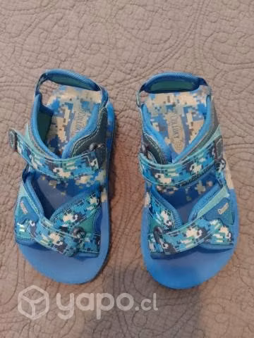6 pares de zapatos de niñita