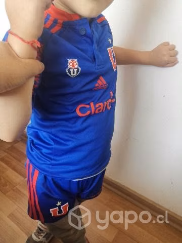 Short y camiseta original de la U